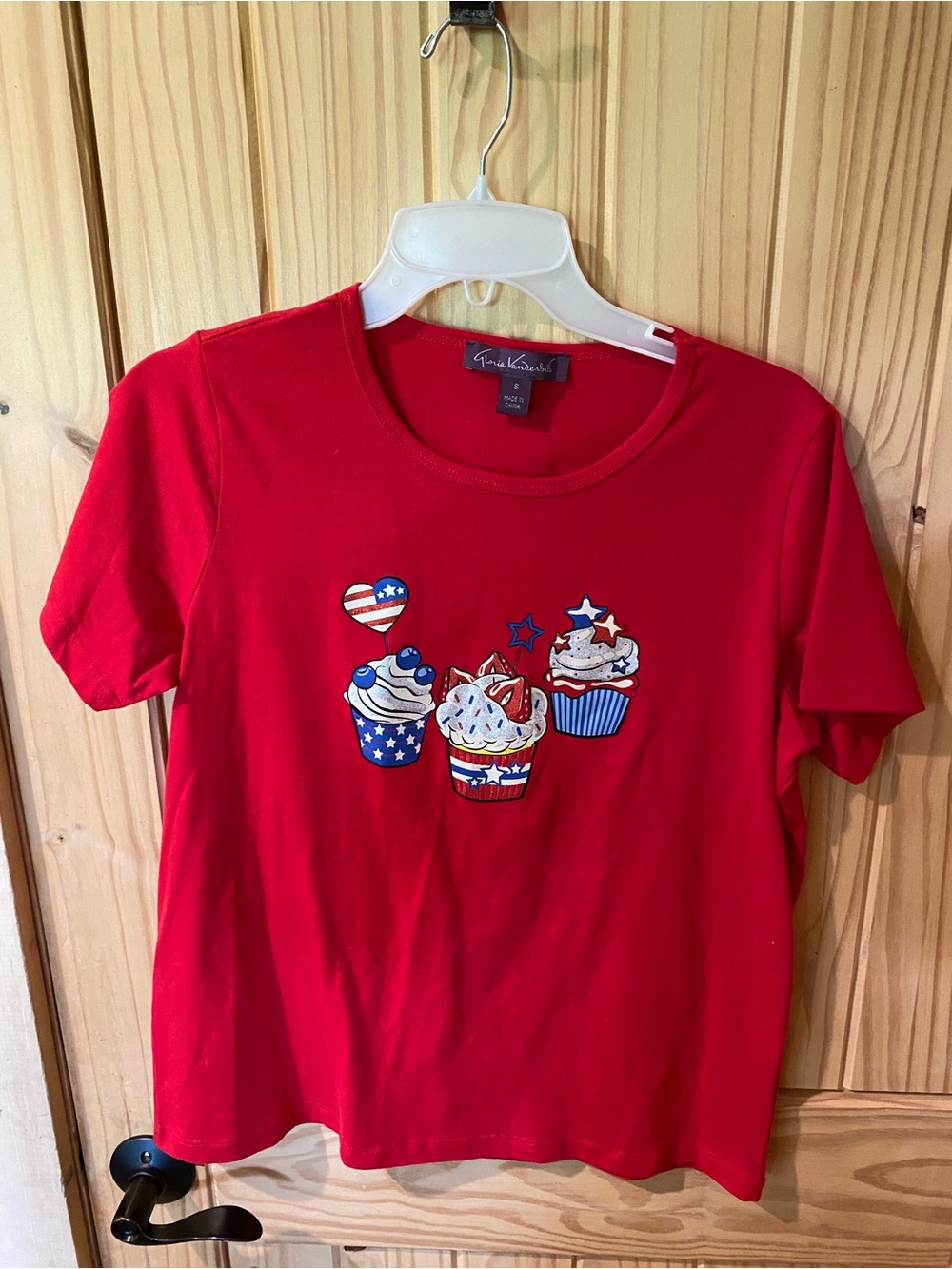 Gloria Vanderbilt Red women’s Cupcake Graphic Tee